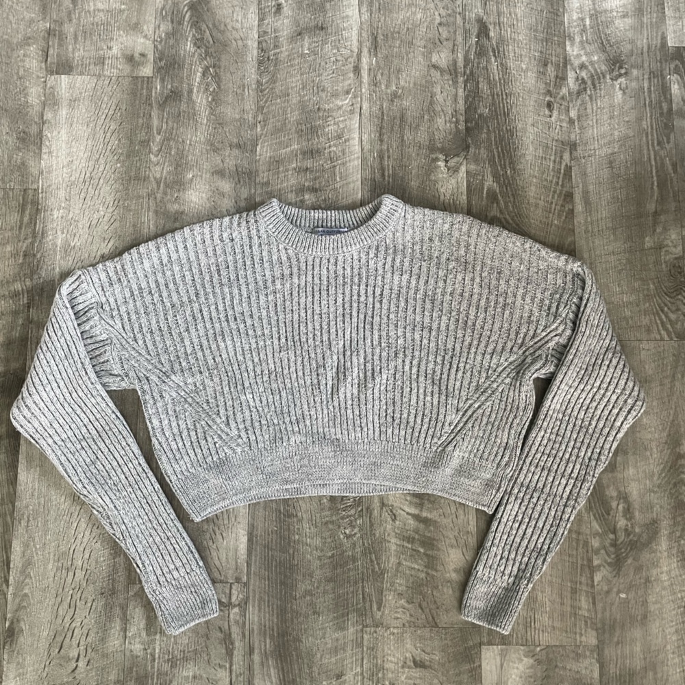Heather gray cropped sweater